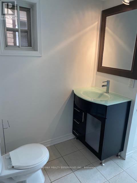 396 Macnab Street N, Hamilton, ON - Indoor Photo Showing Bathroom