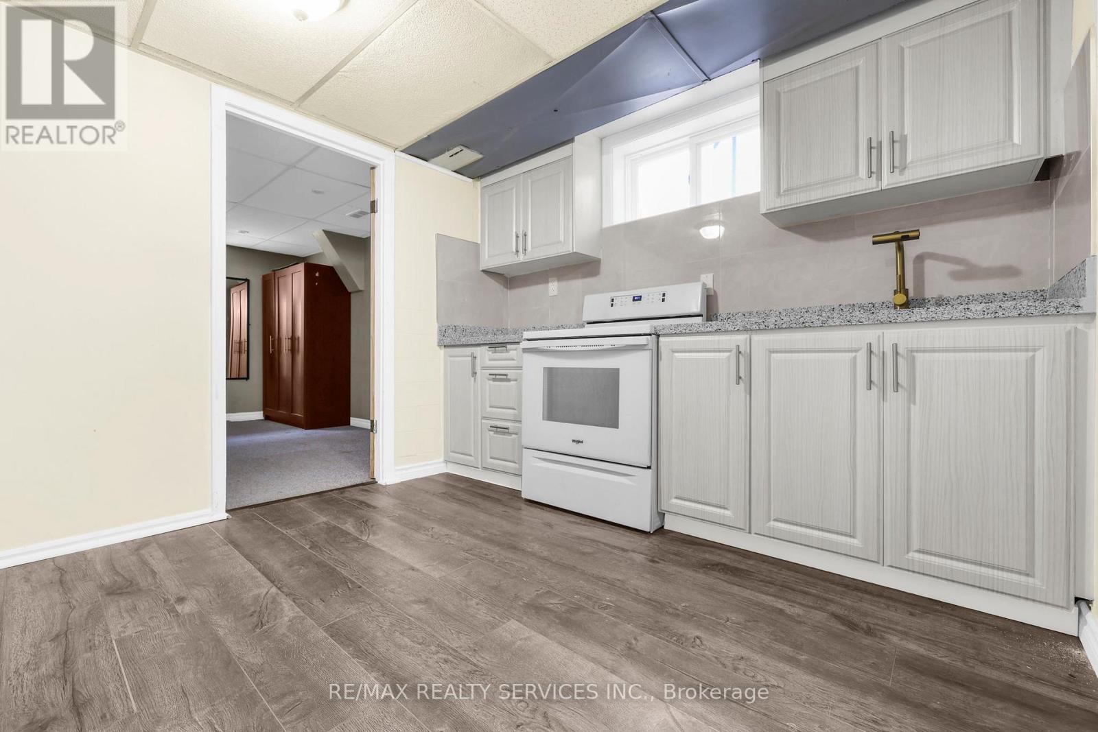 368 Upper Kenilworth Avenue, Hamilton, ON - Indoor Photo Showing Kitchen