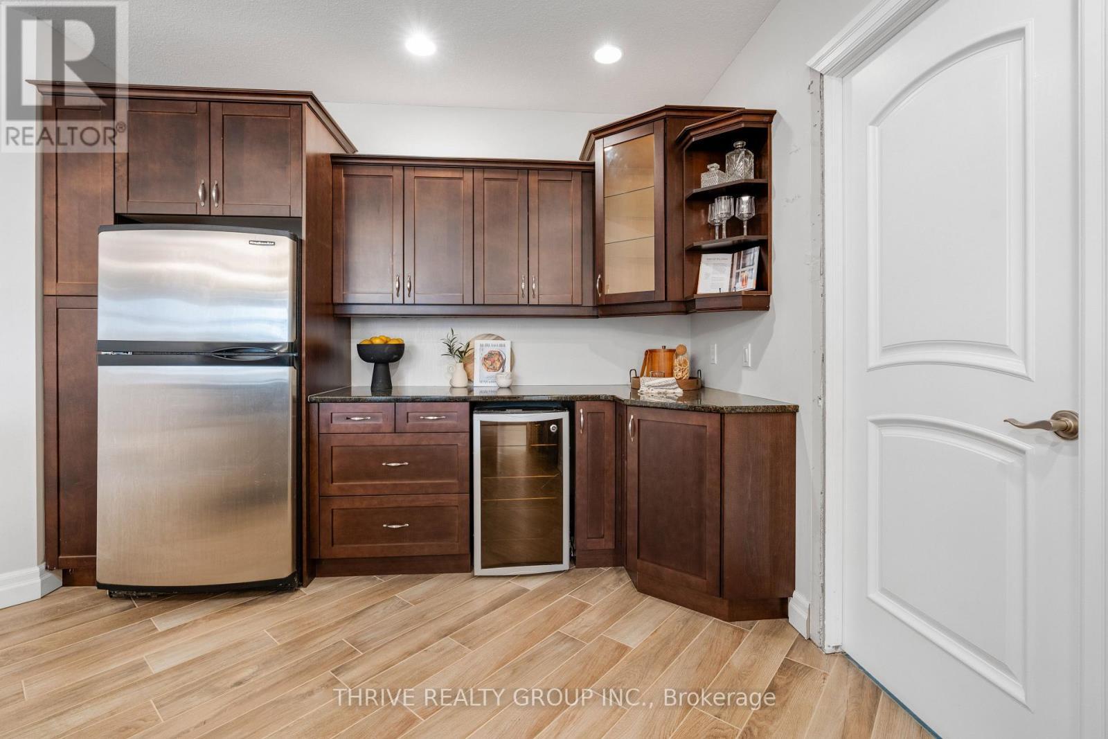 407 - 250 Pall Mall Street, London East (East F), ON - Indoor Photo Showing Kitchen With Stainless Steel Kitchen