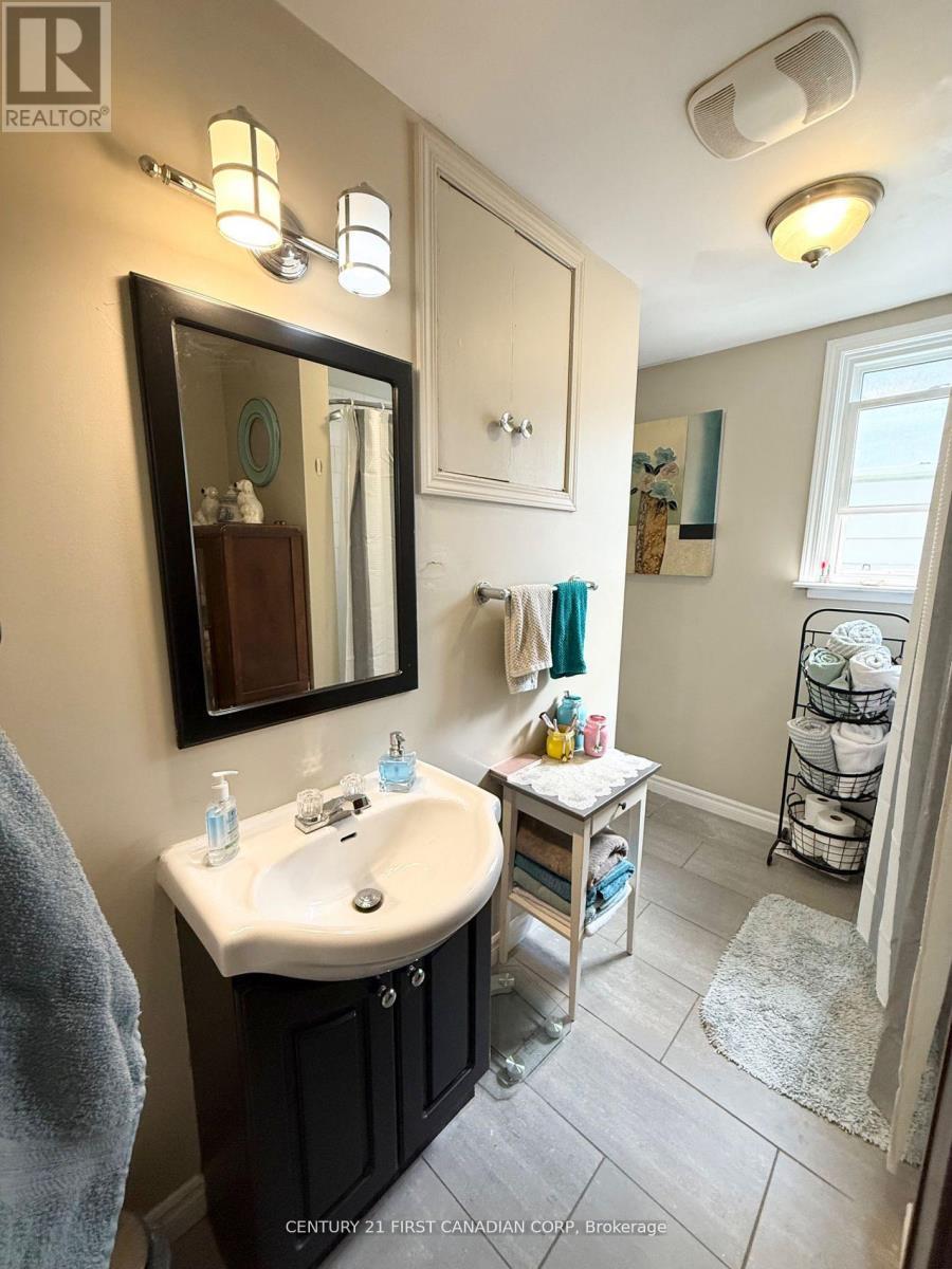 528 Pall Mall St Street, London East (East F), ON