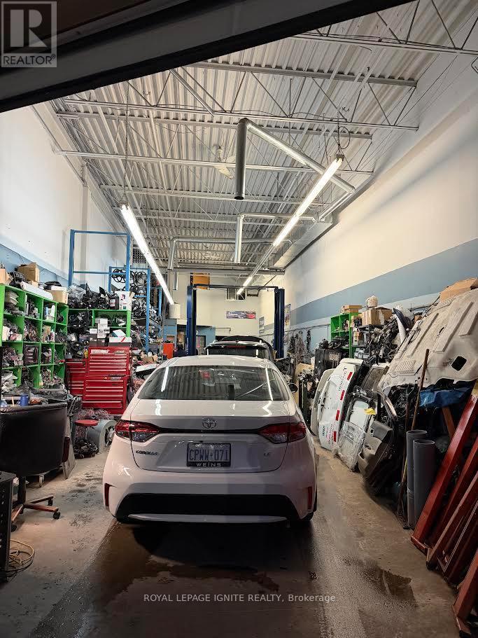 B8 - 2370 Midland Avenue, Toronto, ON