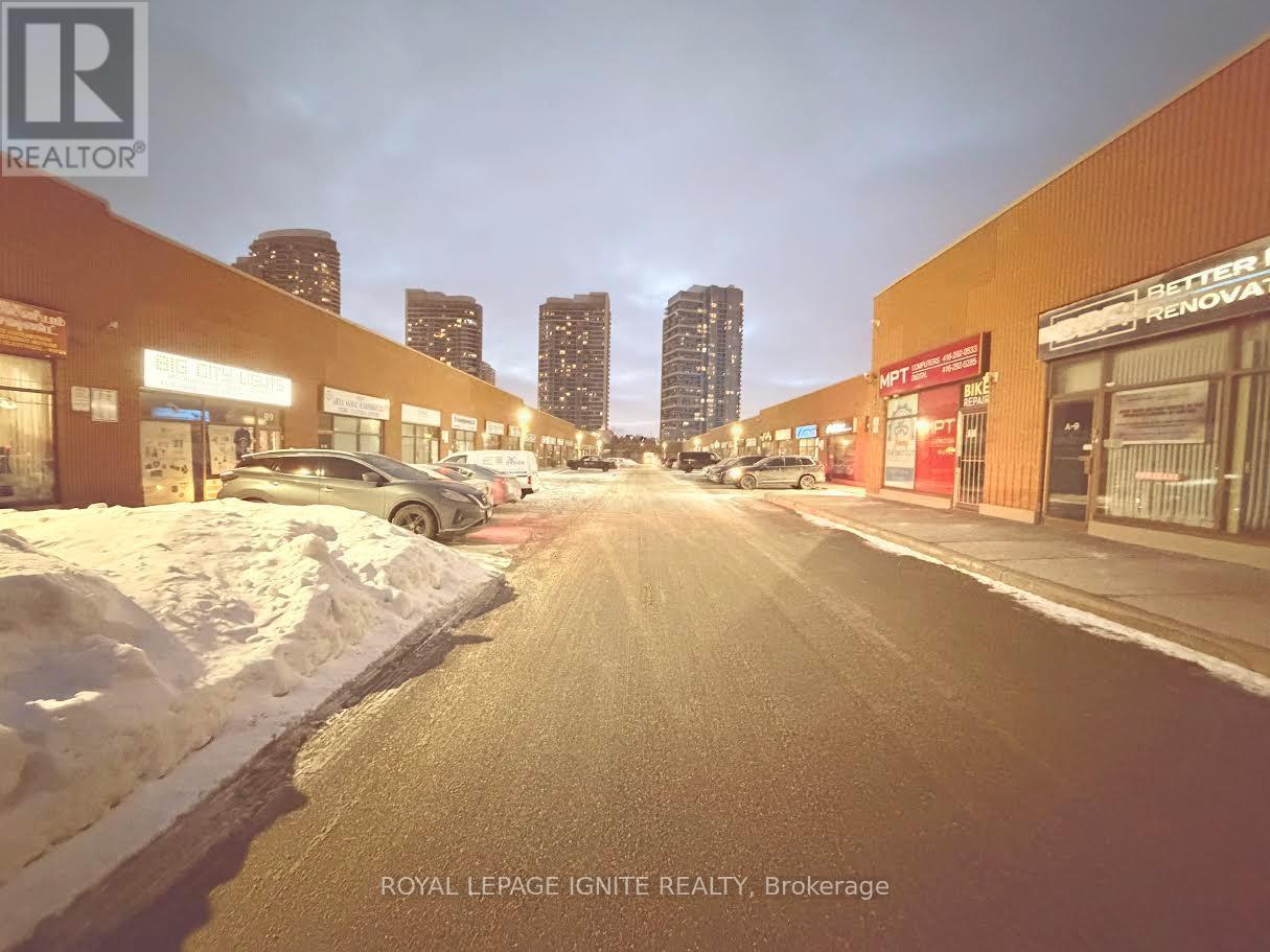 B8 - 2370 Midland Avenue, Toronto, ON