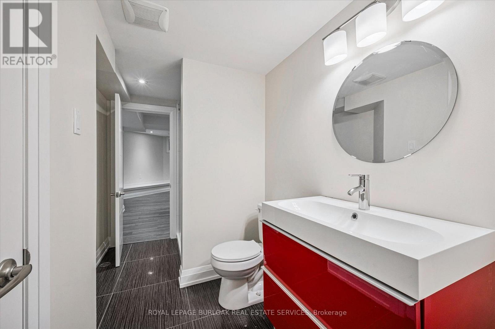 4069 Lakeshore Road, Burlington, ON - Indoor Photo Showing Bathroom