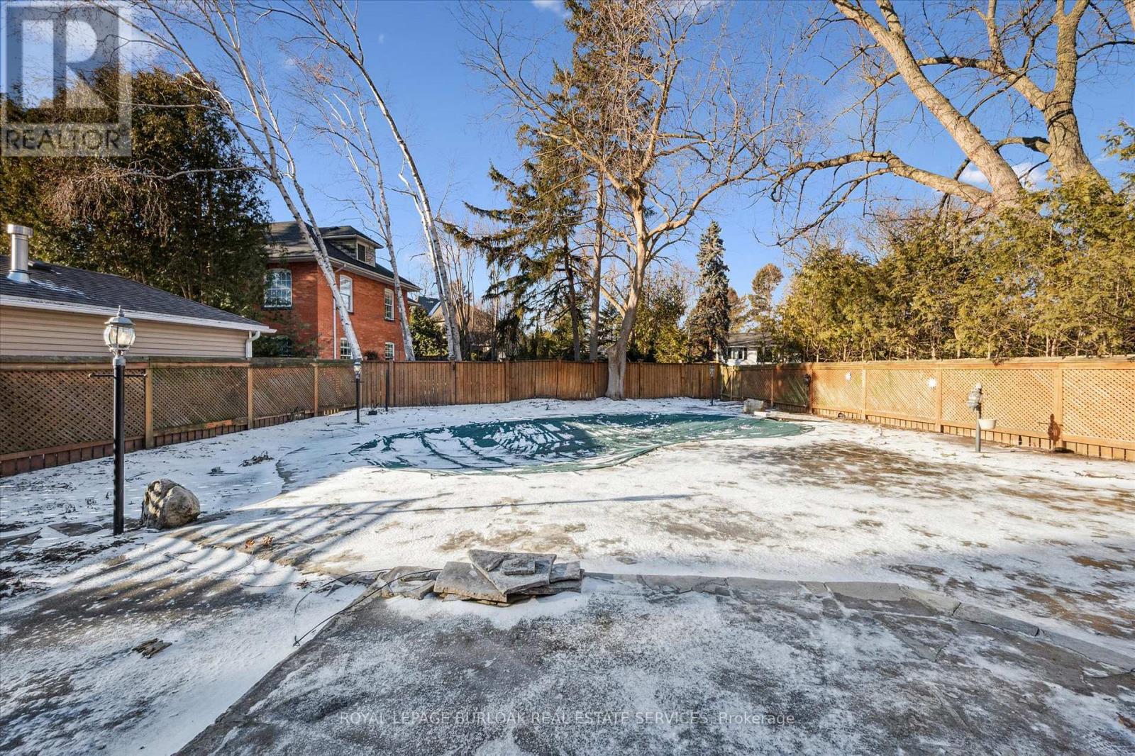 4069 Lakeshore Road, Burlington, ON - Outdoor