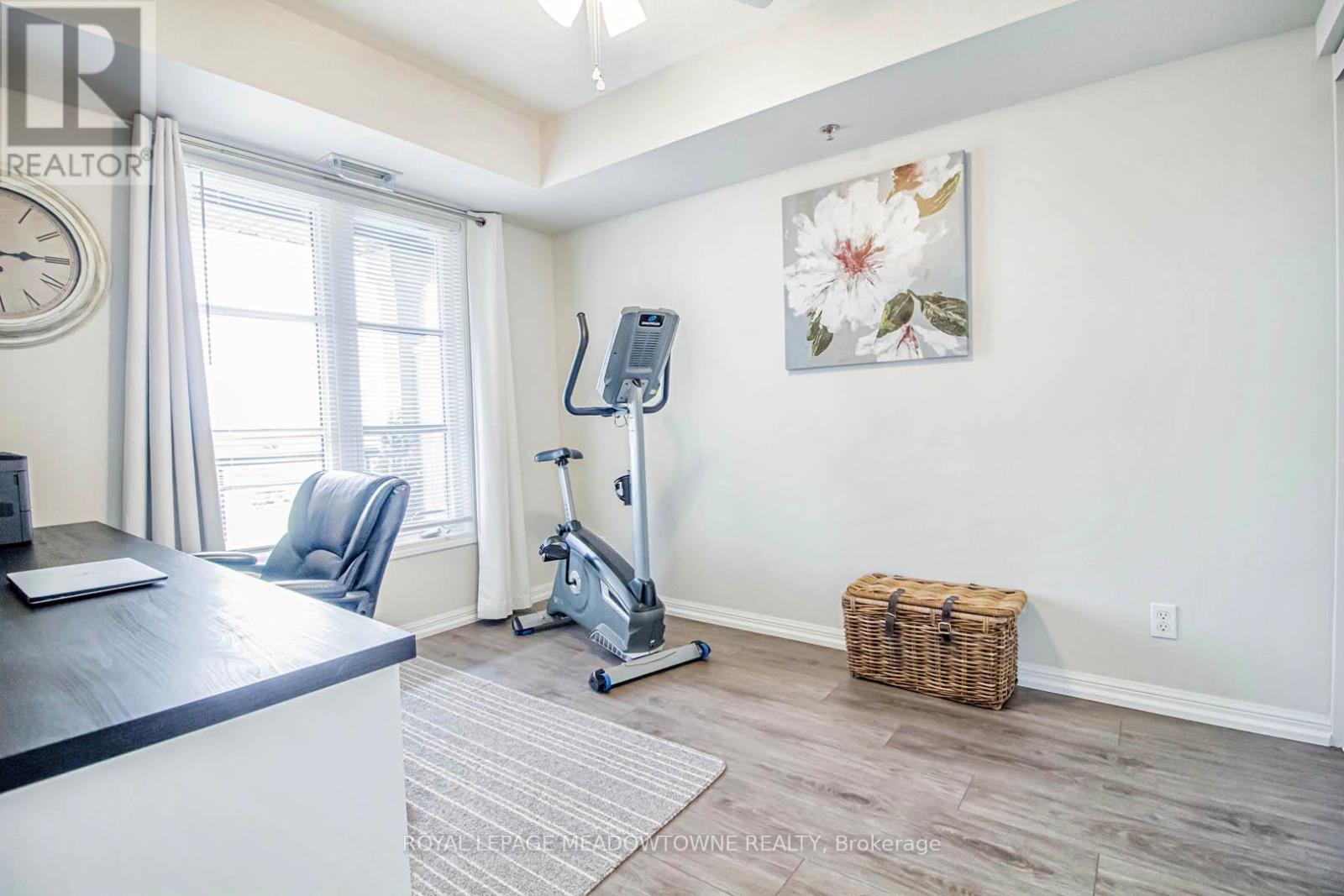 321 - 3070 Rotary Way, Burlington, ON - Indoor Photo Showing Office