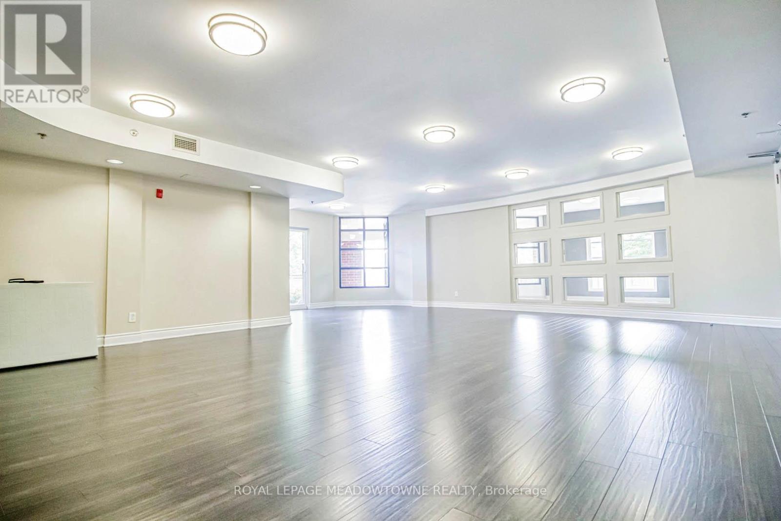 321 - 3070 Rotary Way, Burlington, ON - Indoor Photo Showing Other Room