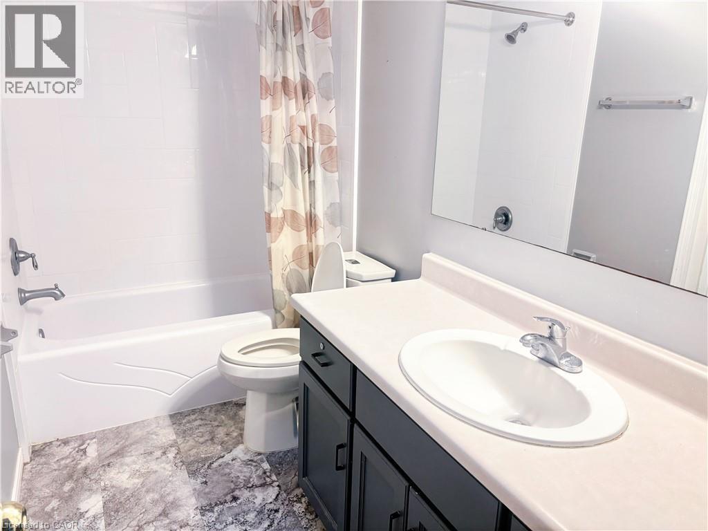 108 Jackpine Place, Waterloo, ON - Indoor Photo Showing Bathroom