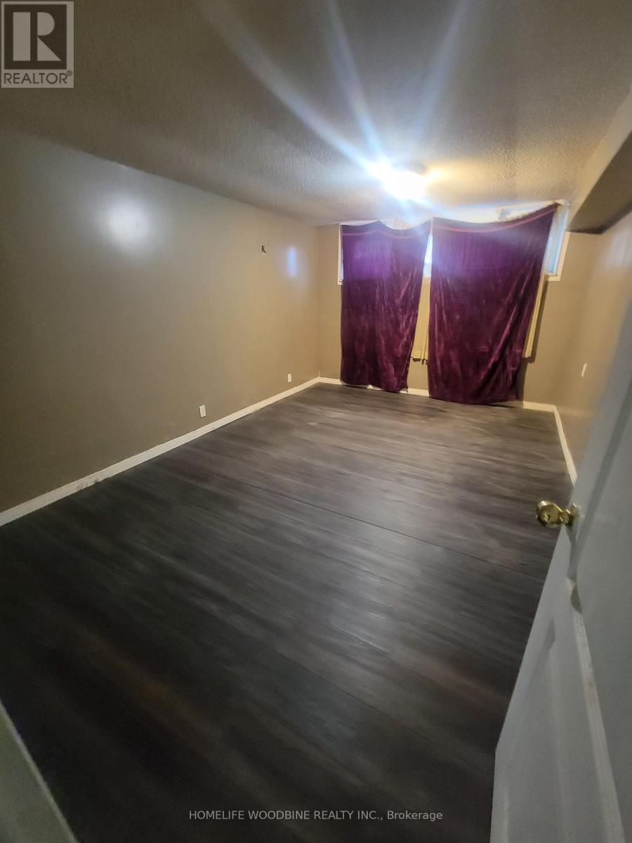 7335 Darcel Avenue, Mississauga, ON - Indoor Photo Showing Other Room