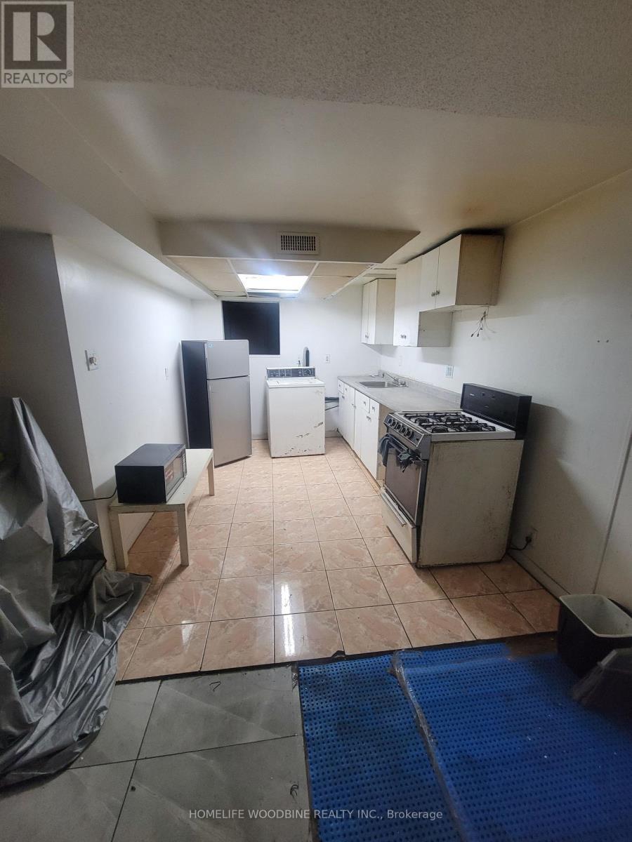 7335 Darcel Avenue, Mississauga, ON - Indoor