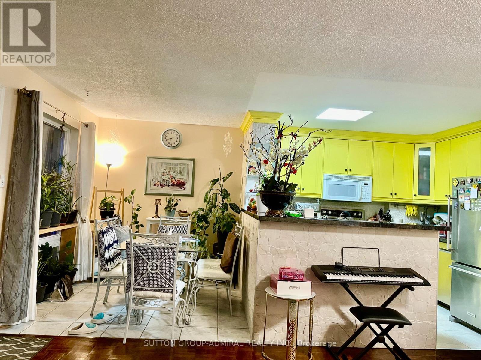 14 - 23 Four Winds Drive, Toronto, ON - Indoor