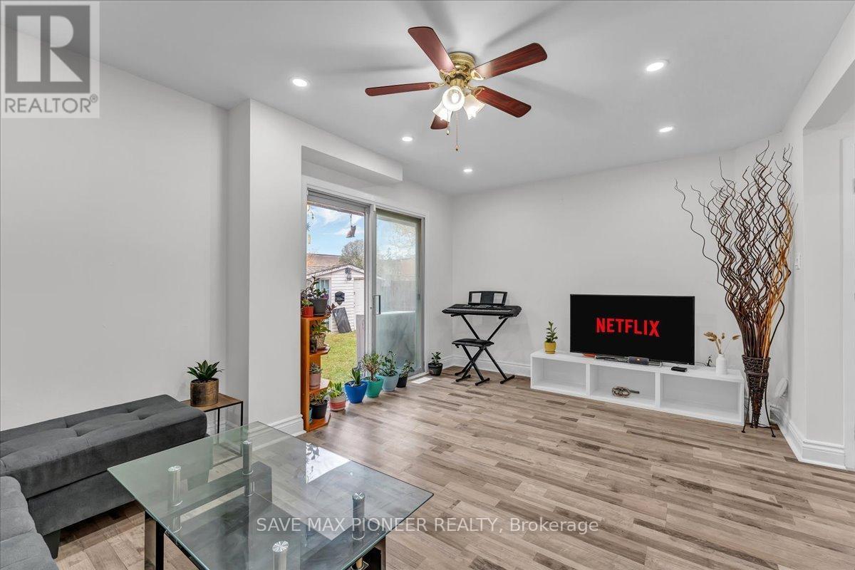 11 Great Oak Court, Brampton, ON - Indoor