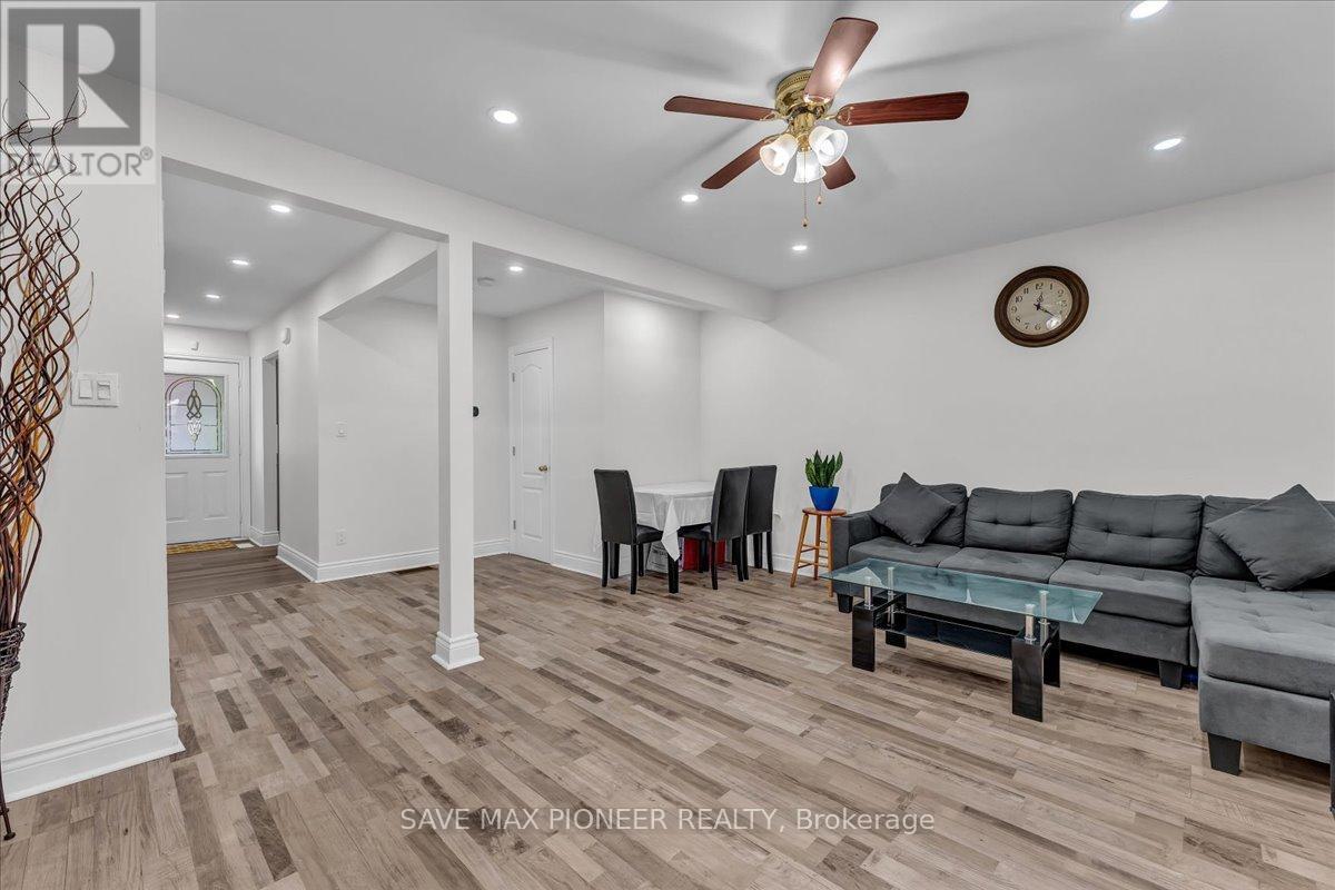 11 Great Oak Court, Brampton, ON - Indoor