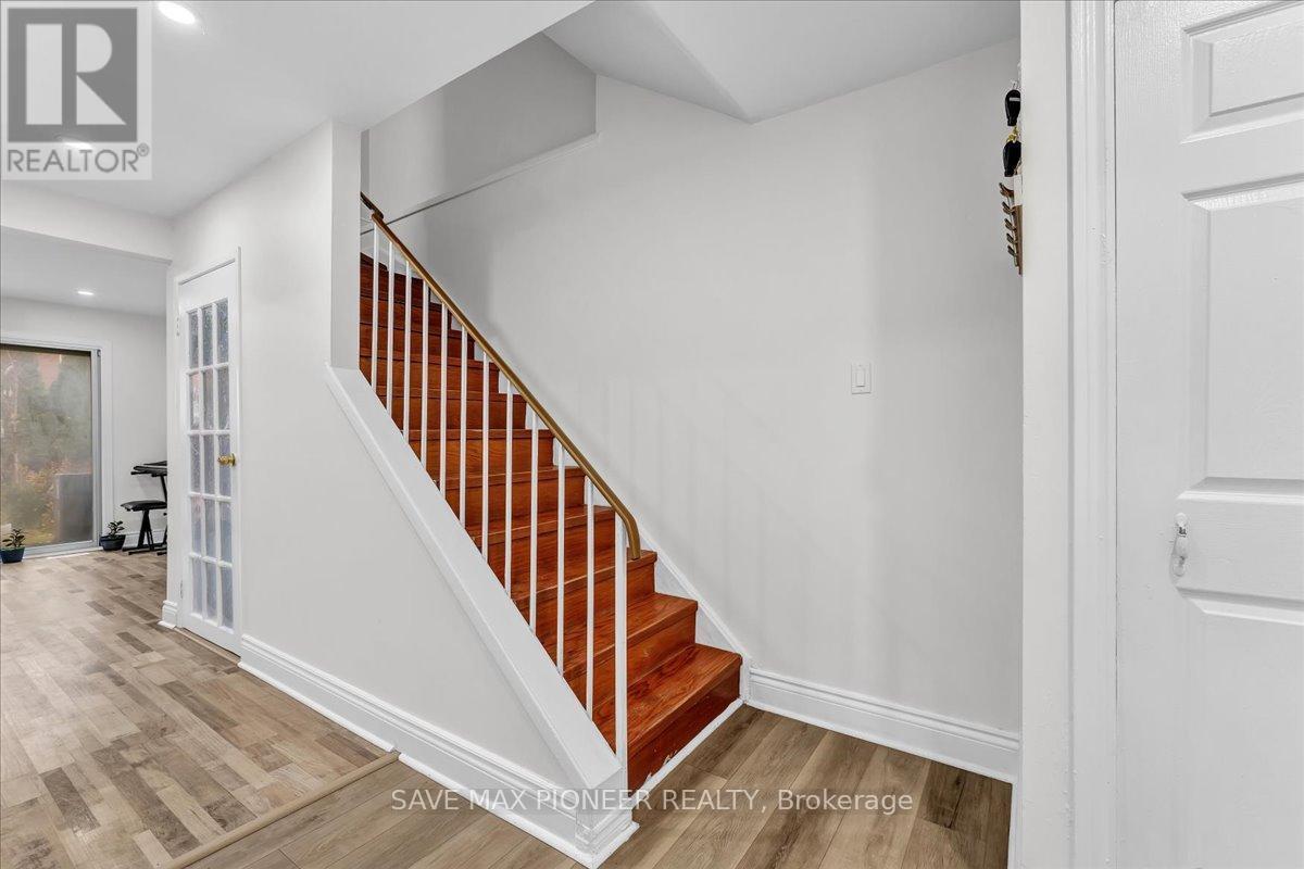 11 Great Oak Court, Brampton, ON - Indoor Photo Showing Other Room