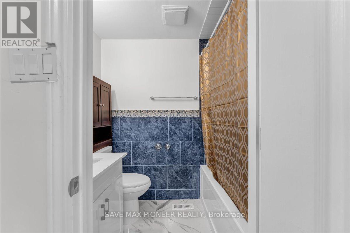 11 Great Oak Court, Brampton, ON - Indoor Photo Showing Bathroom