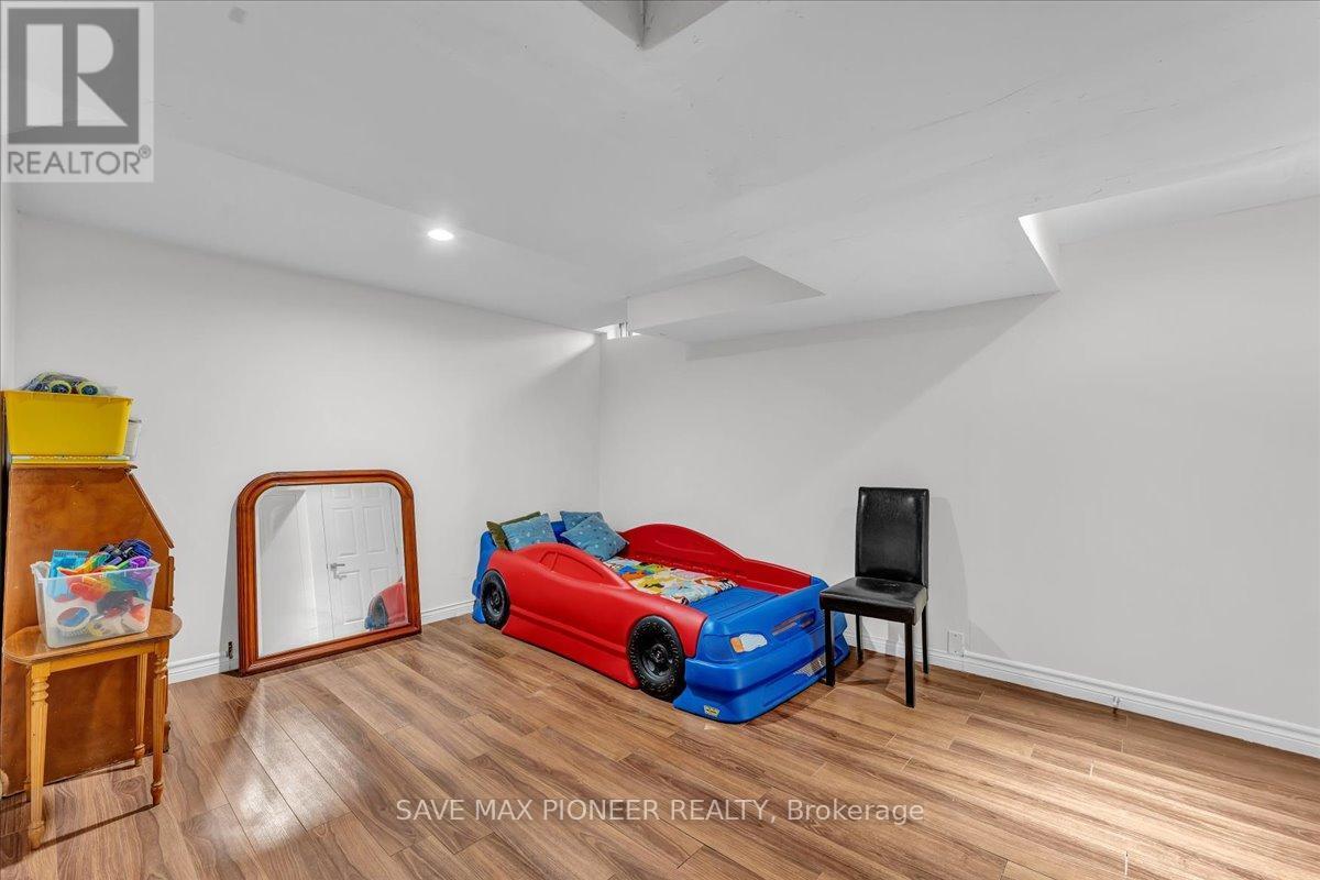 11 Great Oak Court, Brampton, ON - Indoor