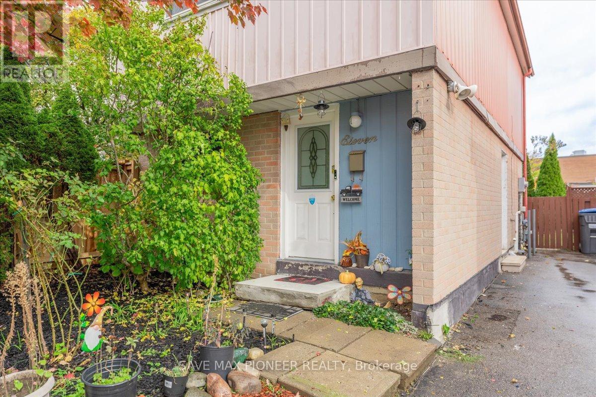 11 Great Oak Court, Brampton, ON - Outdoor