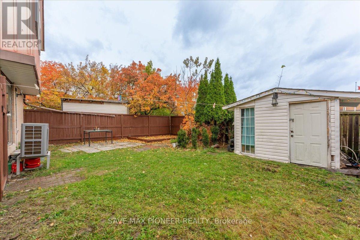 11 Great Oak Court, Brampton, ON - Outdoor