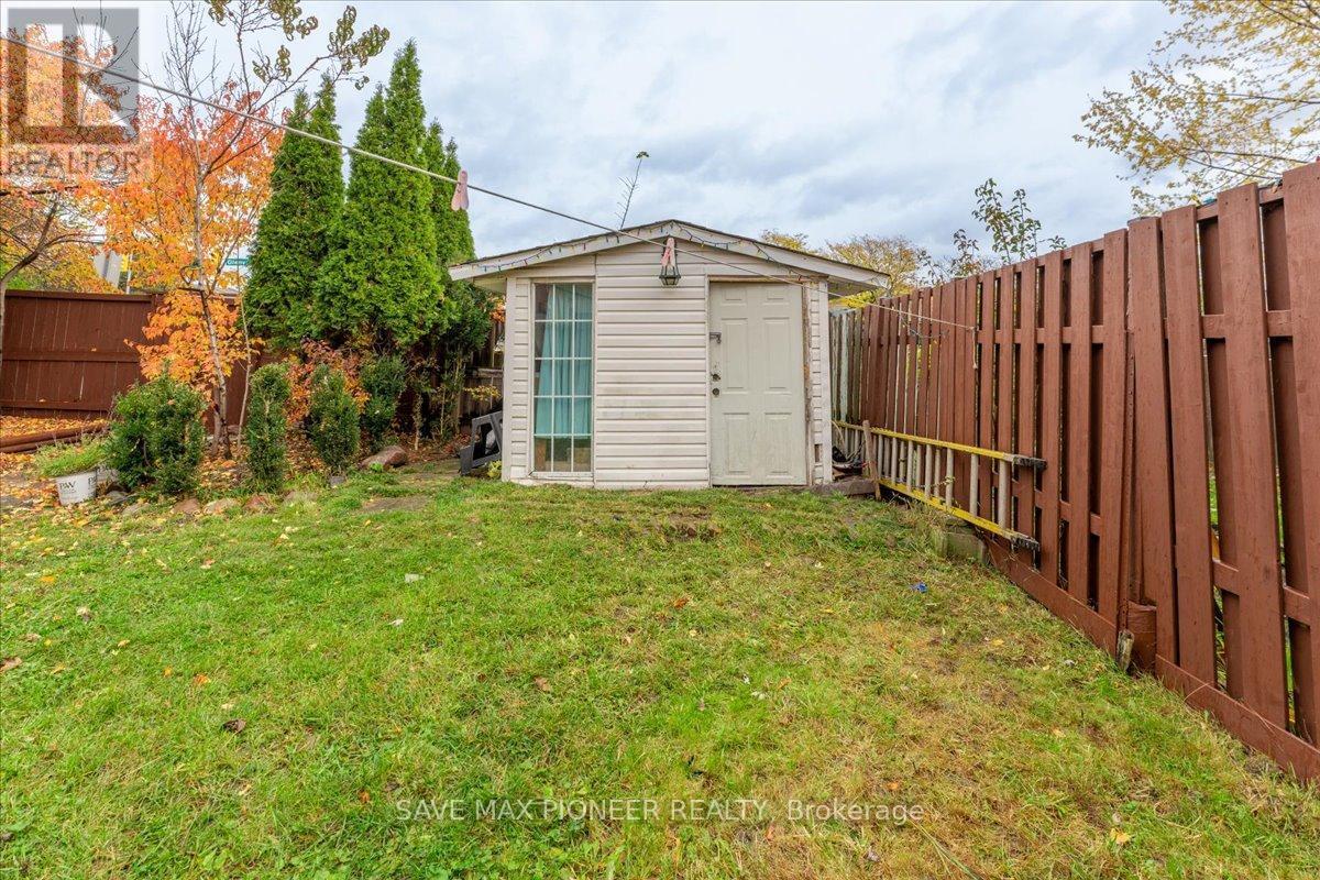 11 Great Oak Court, Brampton, ON - Outdoor