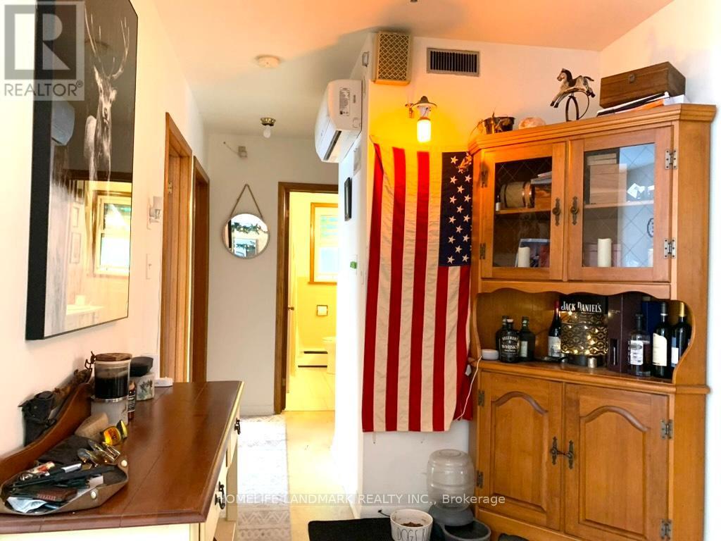 860 Francis Road, Burlington, ON - Indoor Photo Showing Other Room