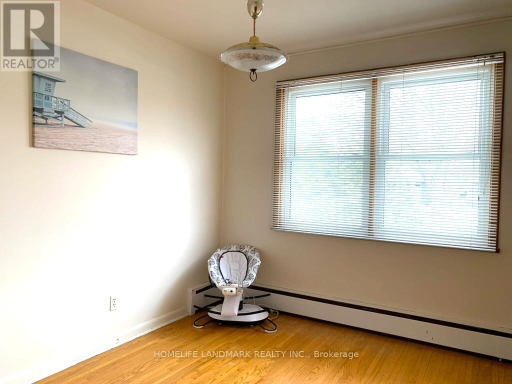 860 Francis Road, Burlington, ON - Indoor