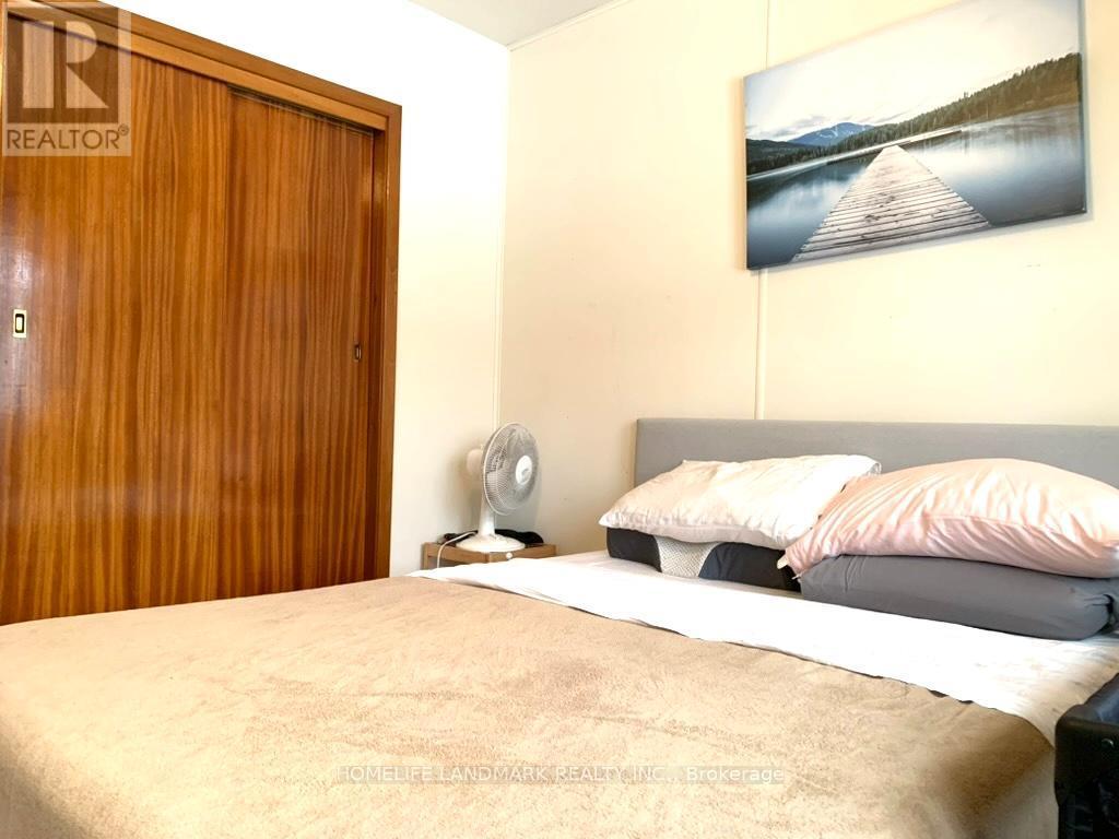 860 Francis Road, Burlington, ON - Indoor Photo Showing Bedroom