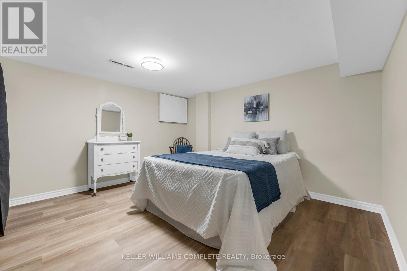 77 Lawfield Drive, Hamilton, ON - Indoor Photo Showing Bedroom