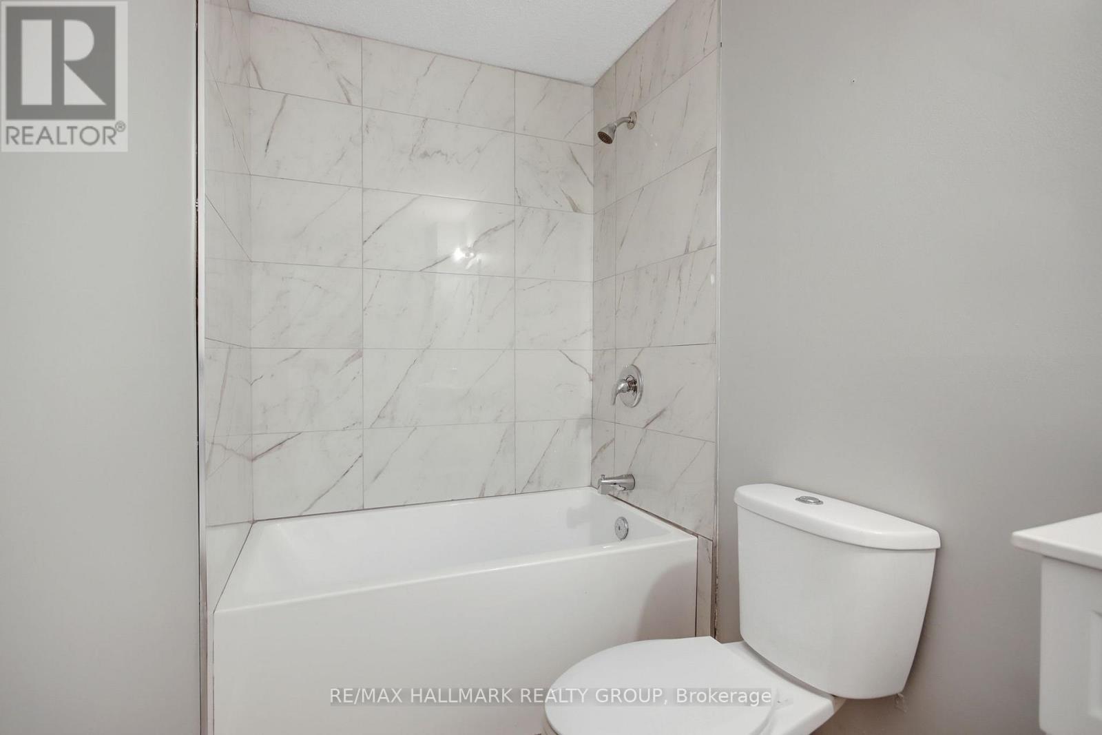 231 St Andrew Street, Ottawa, ON - Indoor Photo Showing Bathroom