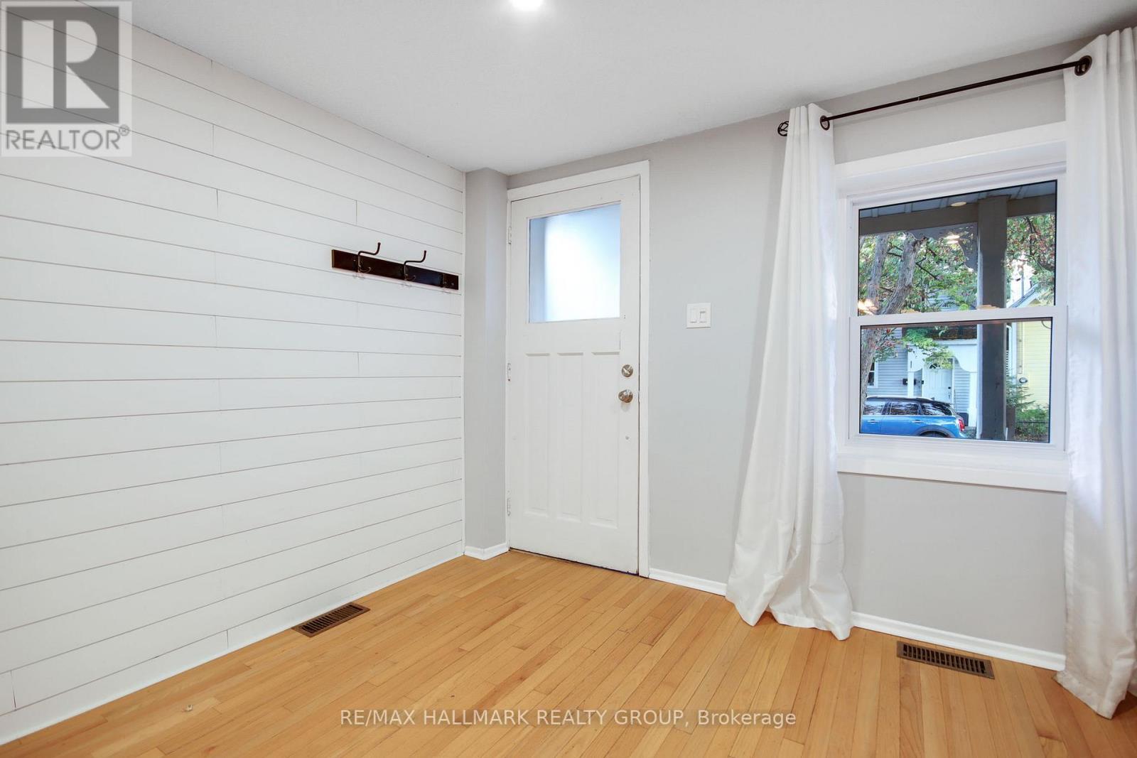 231 St Andrew Street, Ottawa, ON - Indoor Photo Showing Other Room