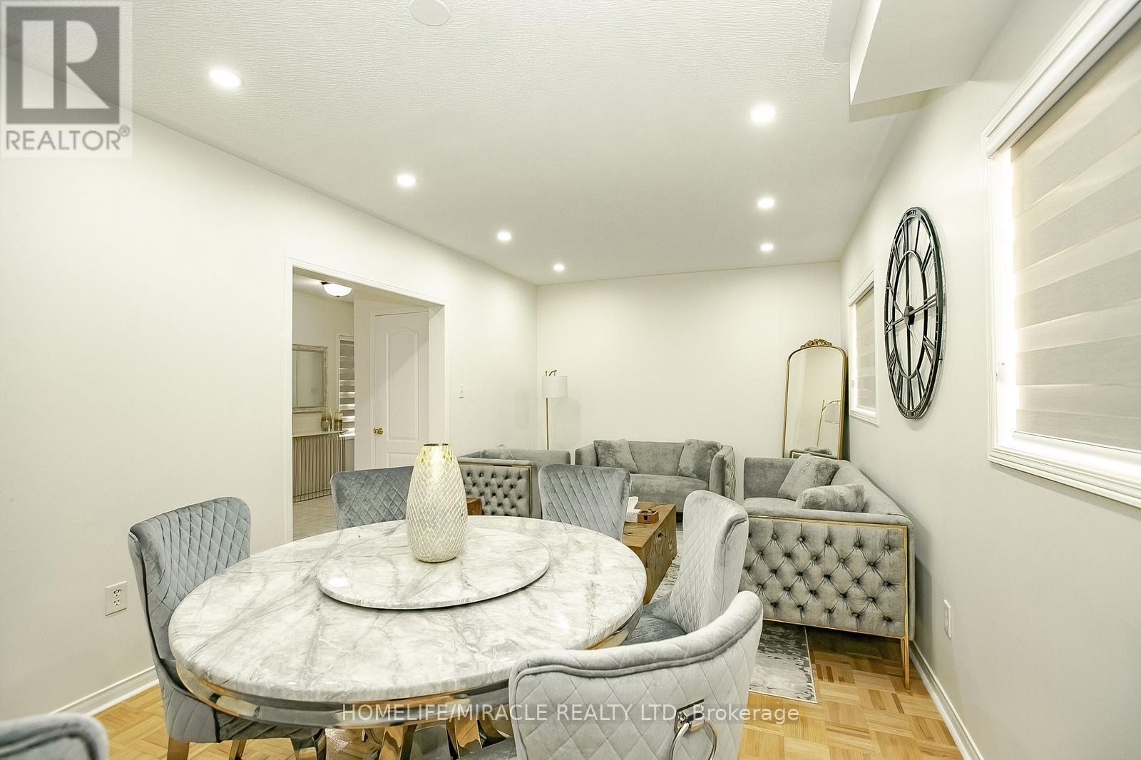 20 Culture Crescent, Brampton, ON - Indoor Photo Showing Dining Room