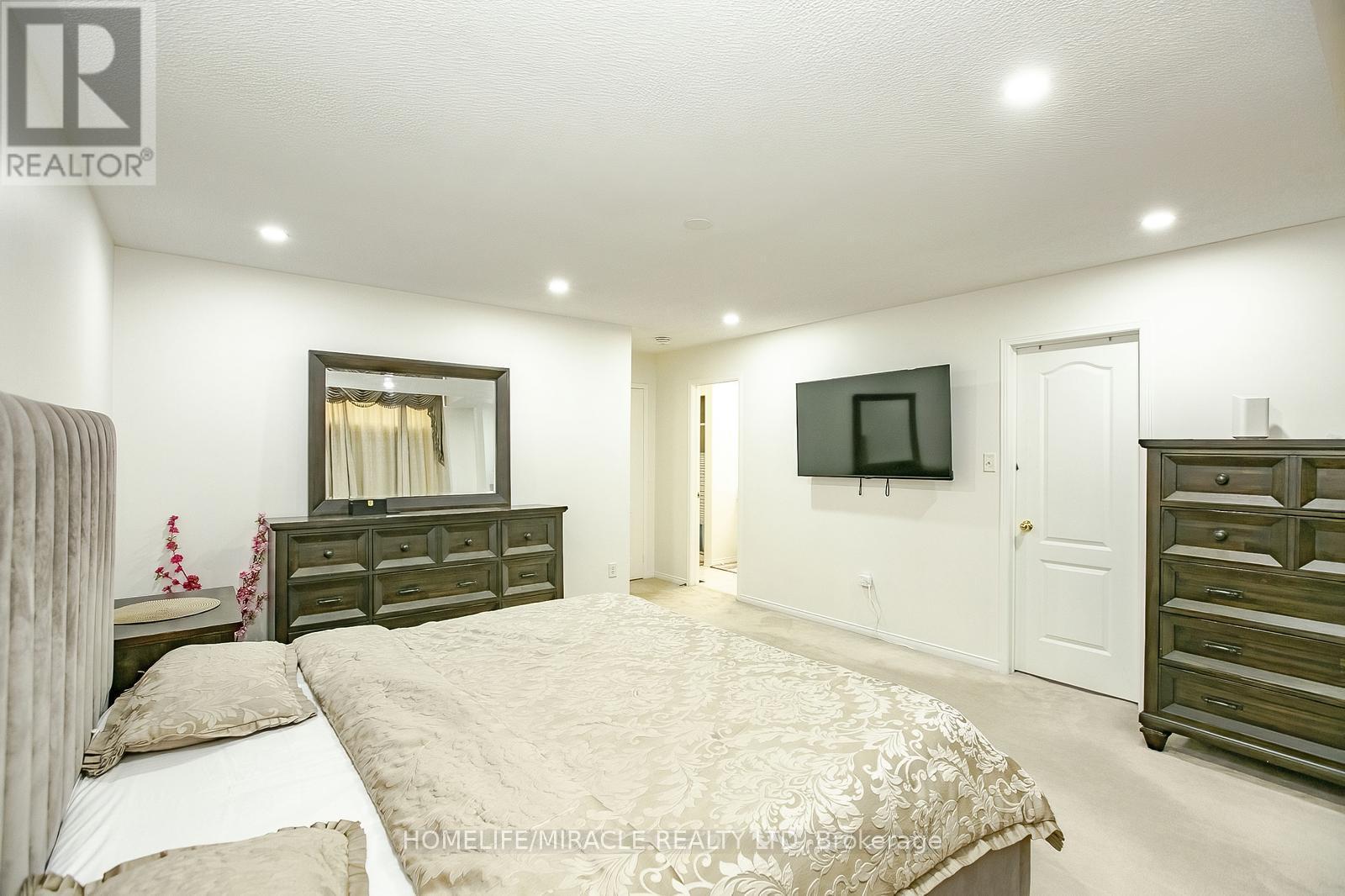20 Culture Crescent, Brampton, ON - Indoor Photo Showing Bedroom