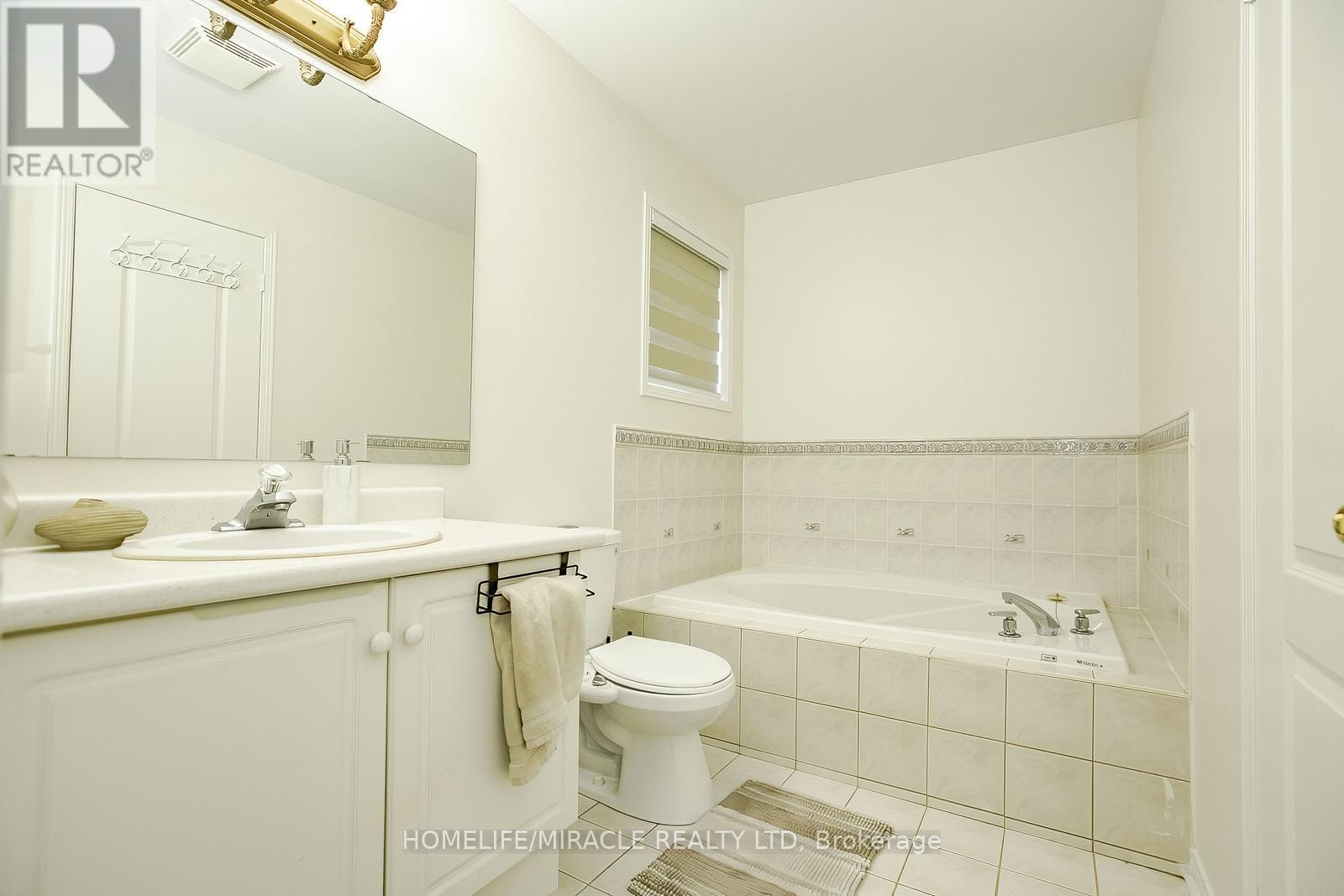 20 Culture Crescent, Brampton, ON - Indoor Photo Showing Bathroom