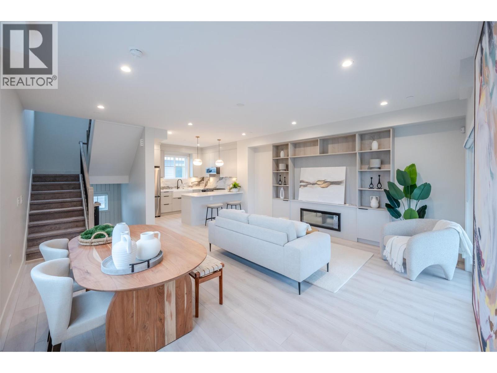 784 Argyle Street Unit# 102, Penticton, BC - Indoor Photo Showing Living Room With Fireplace