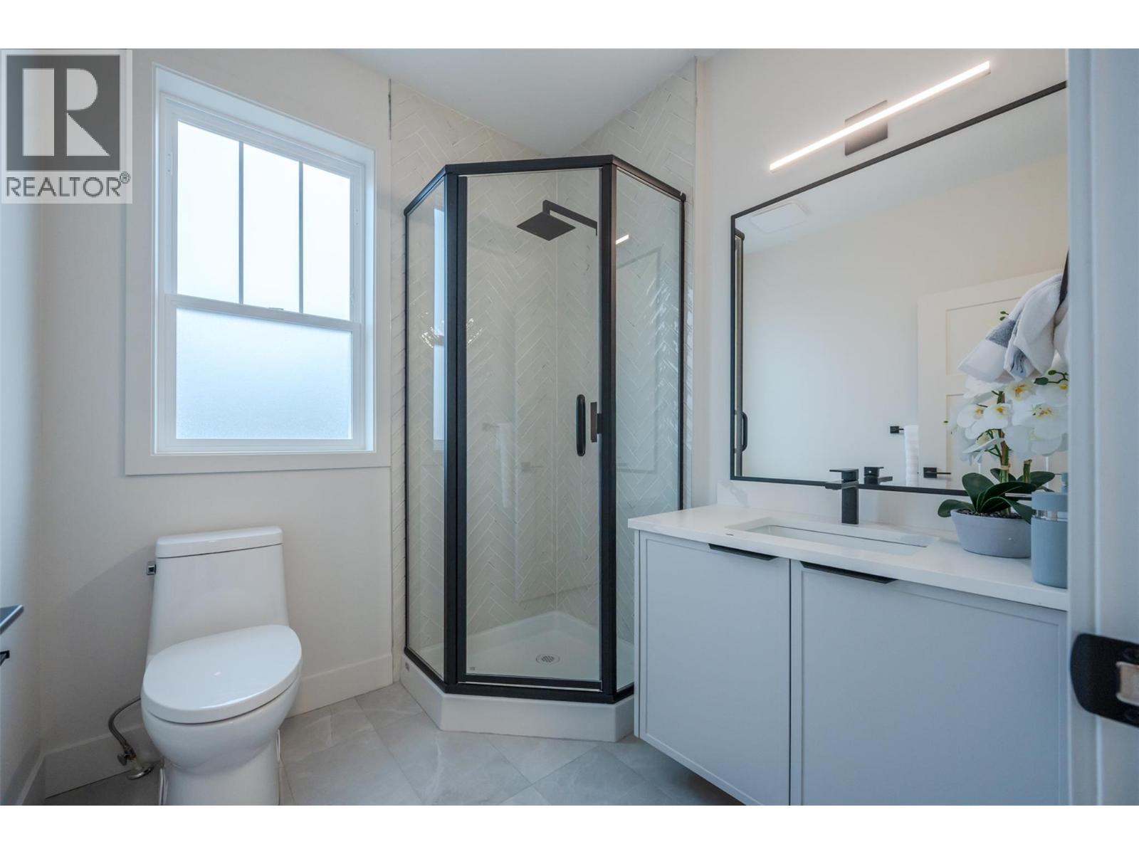 784 Argyle Street Unit# 102, Penticton, BC - Indoor Photo Showing Bathroom