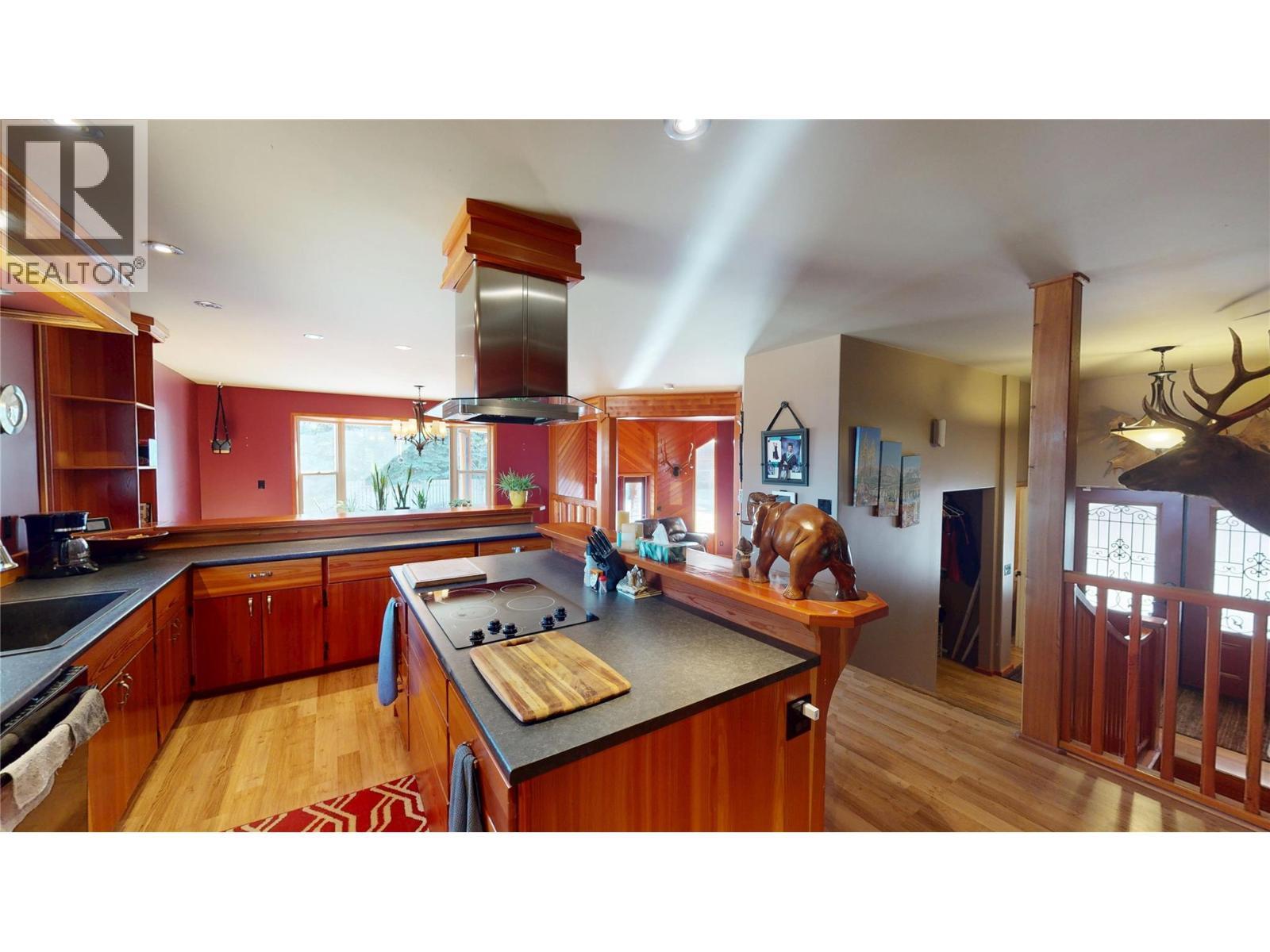 6228 Tamarack Road, Wasa, BC - Indoor Photo Showing Kitchen