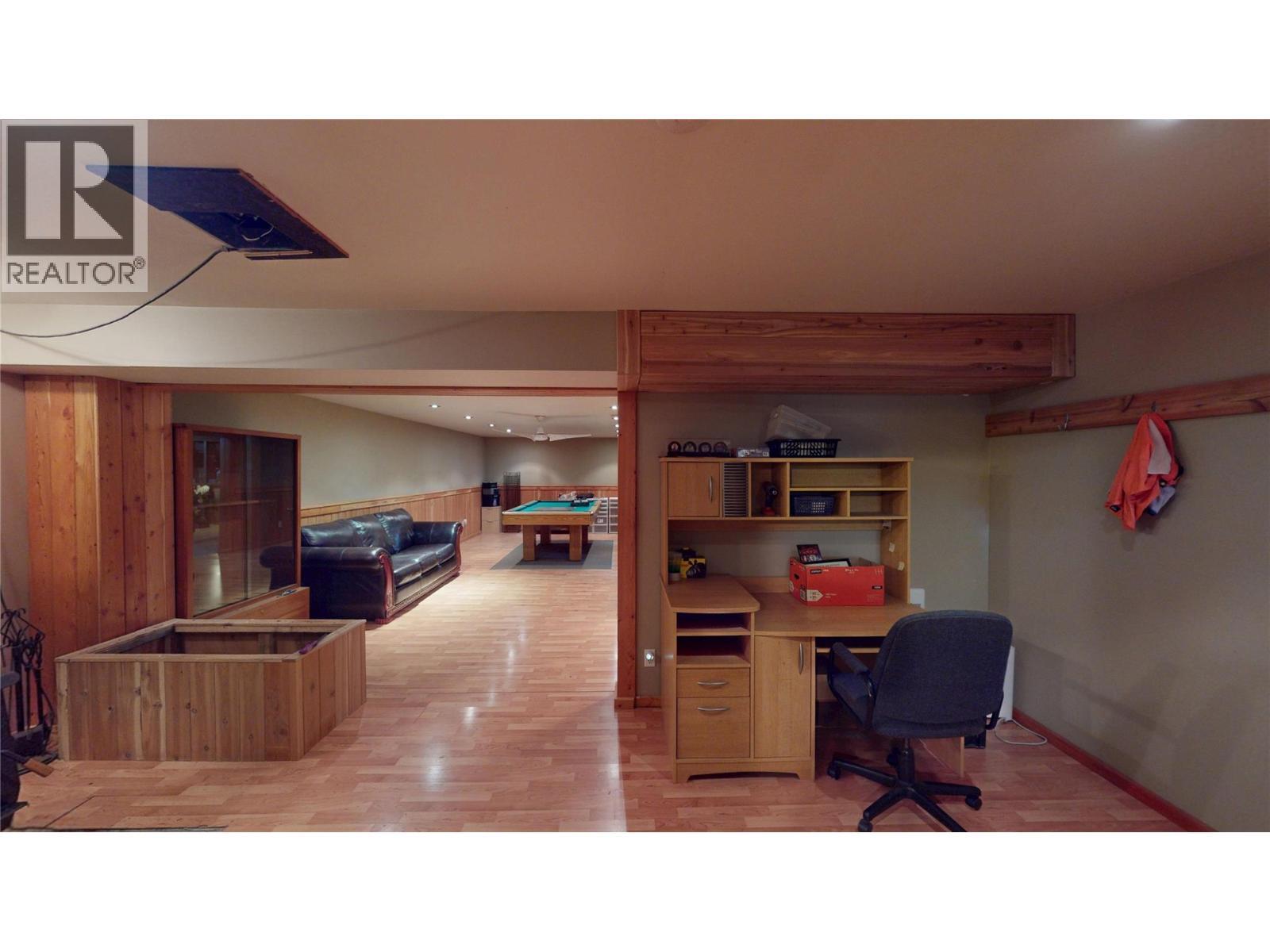 6228 Tamarack Road, Wasa, BC - Indoor