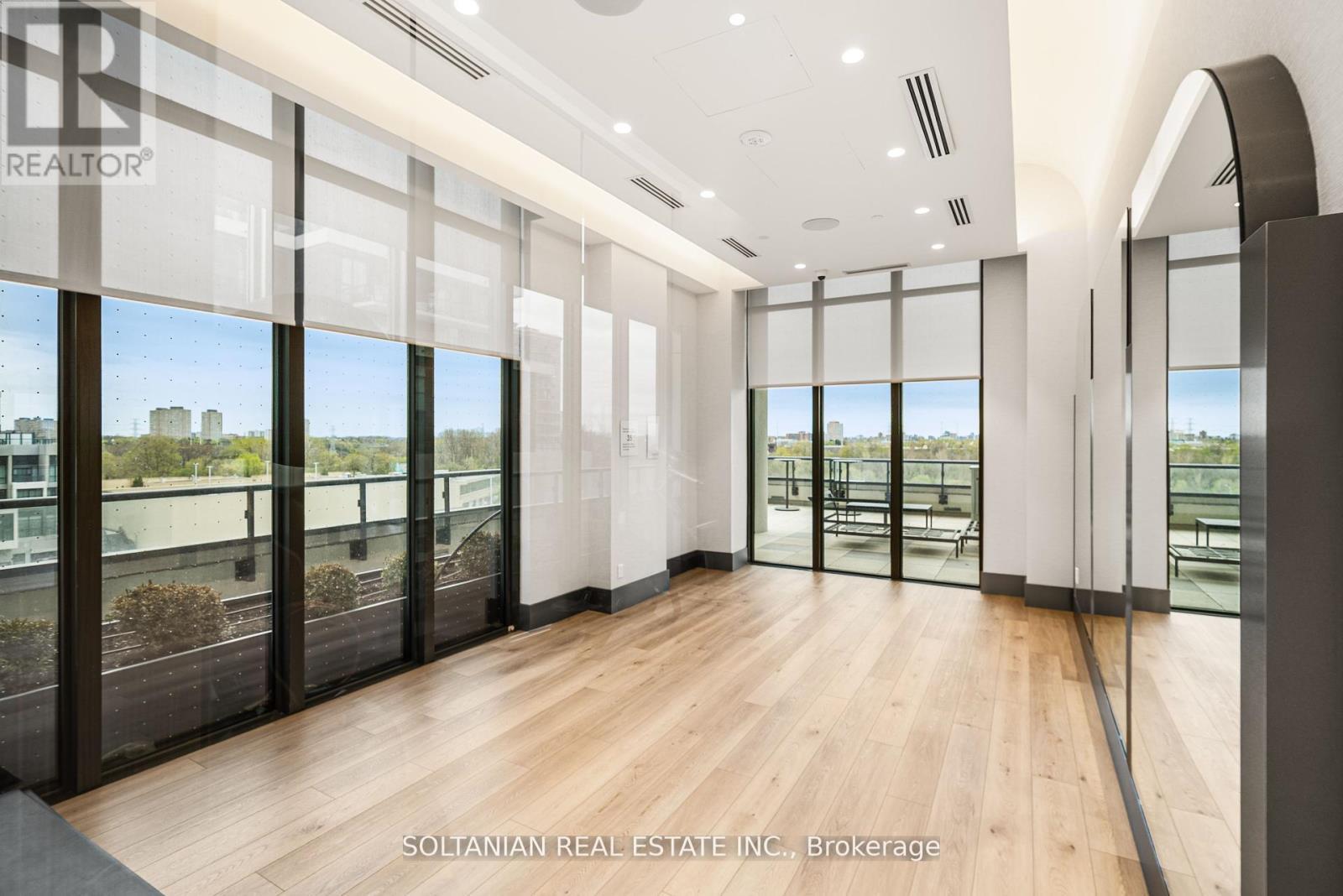 3204 - 10 Inn On The Park Drive, Toronto, ON - Indoor Photo Showing Other Room