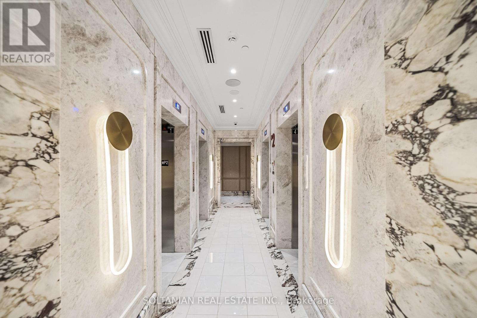 3204 - 10 Inn On The Park Drive, Toronto, ON -