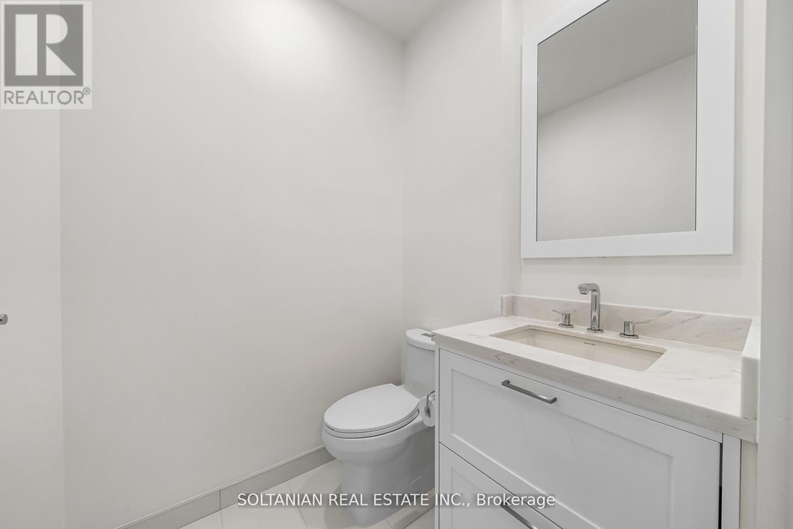 2 peice Powder room - 3204 - 10 Inn On The Park Drive, Toronto, ON - Indoor Photo Showing Bathroom