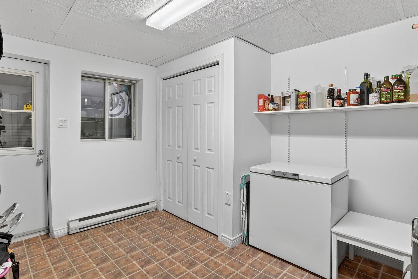 Atelier - 1591 Rue Charlebois, Prévost, QC - Indoor Photo Showing Other Room