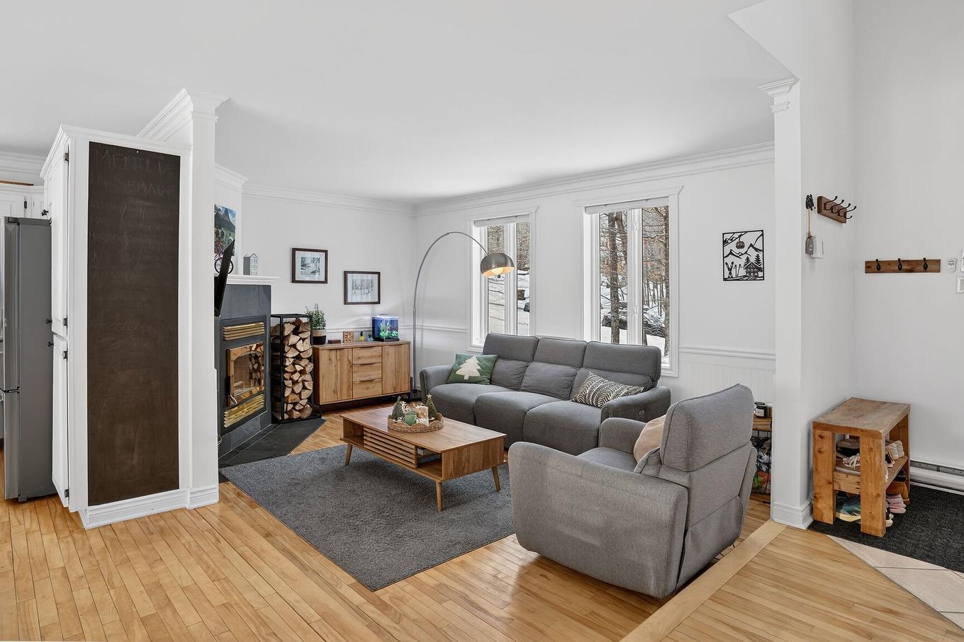 Salon - 1591 Rue Charlebois, Prévost, QC - Indoor Photo Showing Living Room