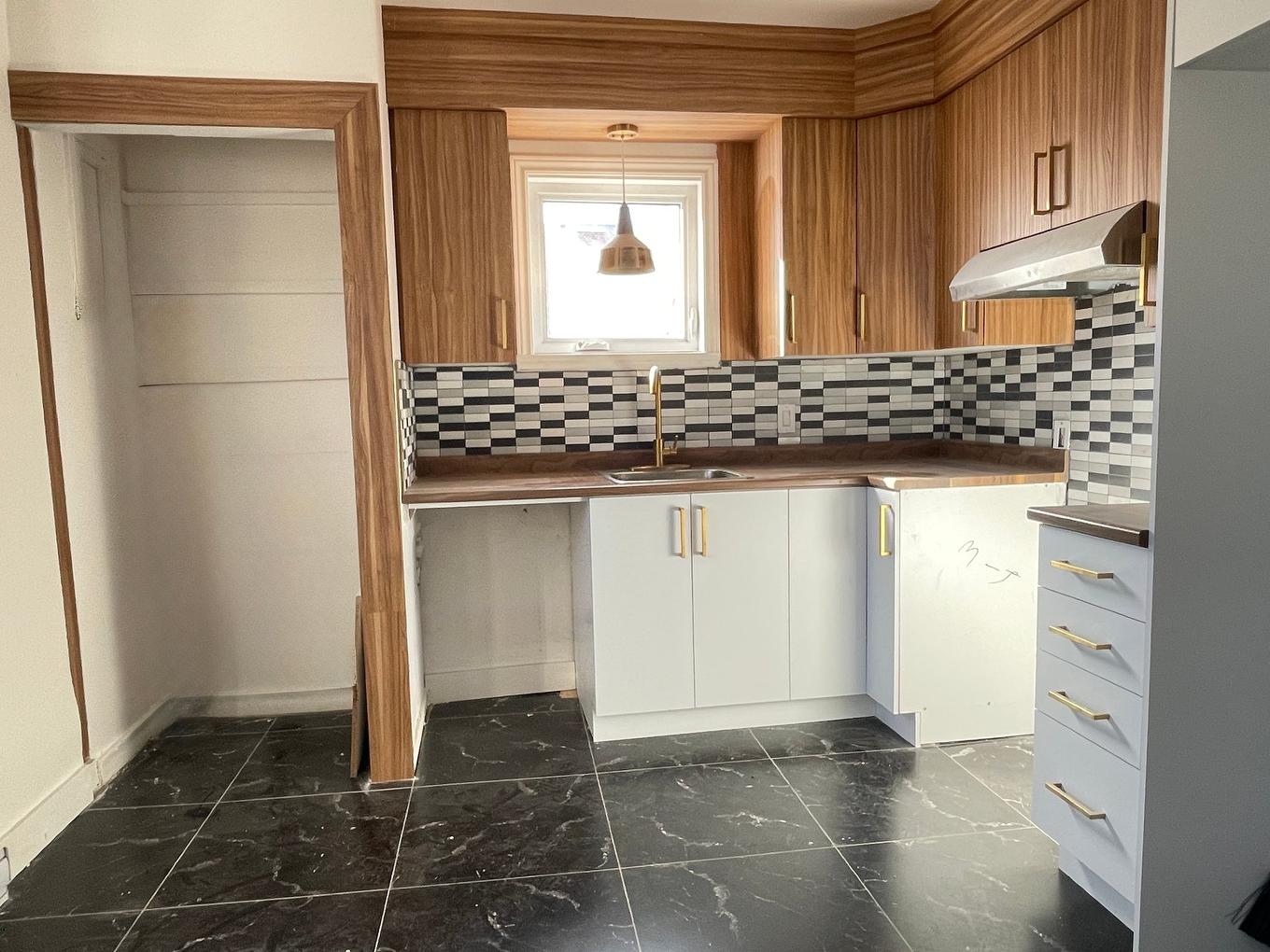 Kitchen - 4246-4242 - 4248 Boul. Gouin O., Montréal (Ahuntsic-Cartierville), QC - Indoor Photo Showing Kitchen