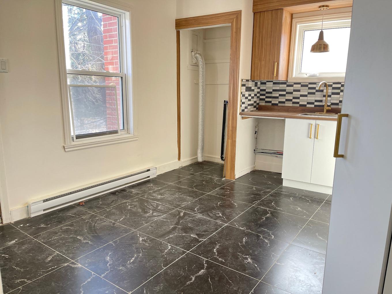 Kitchen - 4246-4242 - 4248 Boul. Gouin O., Montréal (Ahuntsic-Cartierville), QC - Indoor Photo Showing Other Room