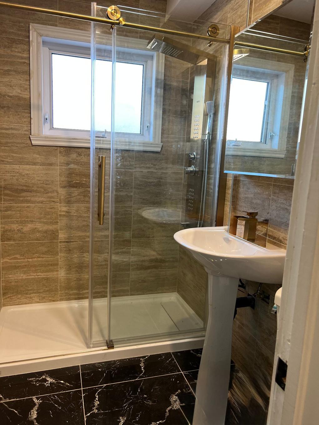 Bathroom - 4246-4242 - 4248 Boul. Gouin O., Montréal (Ahuntsic-Cartierville), QC - Indoor Photo Showing Bathroom