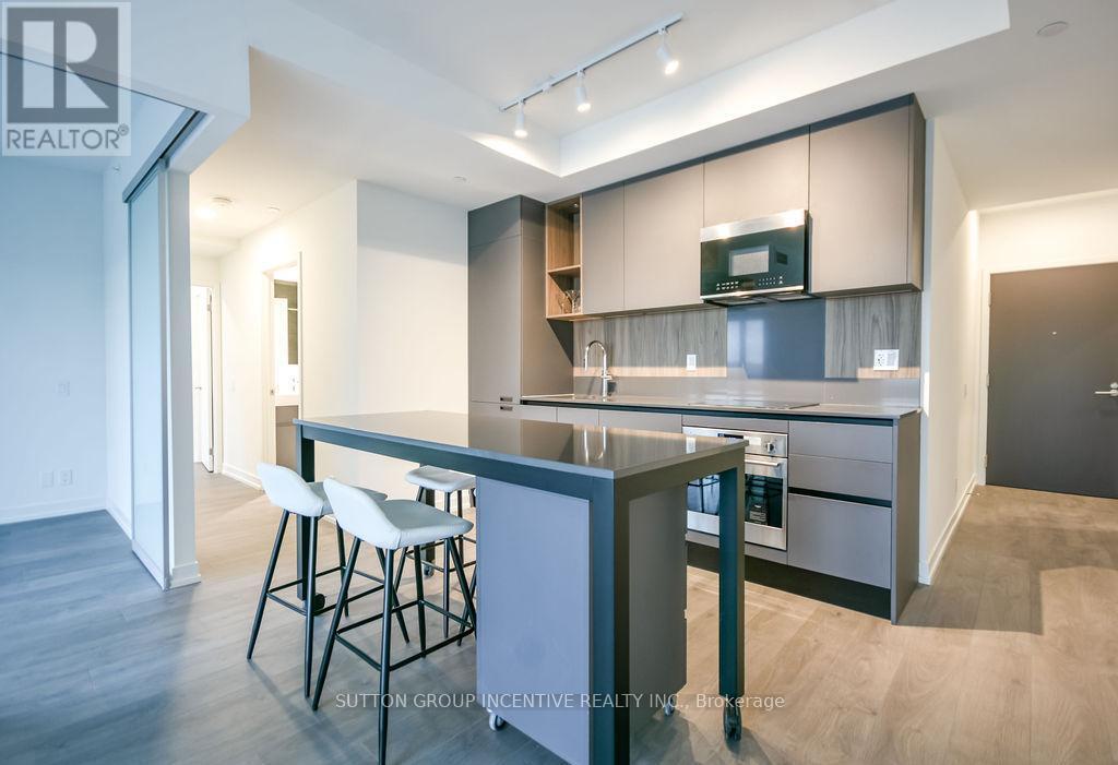 802 - 39 Mary Street, Barrie, ON - Indoor Photo Showing Kitchen