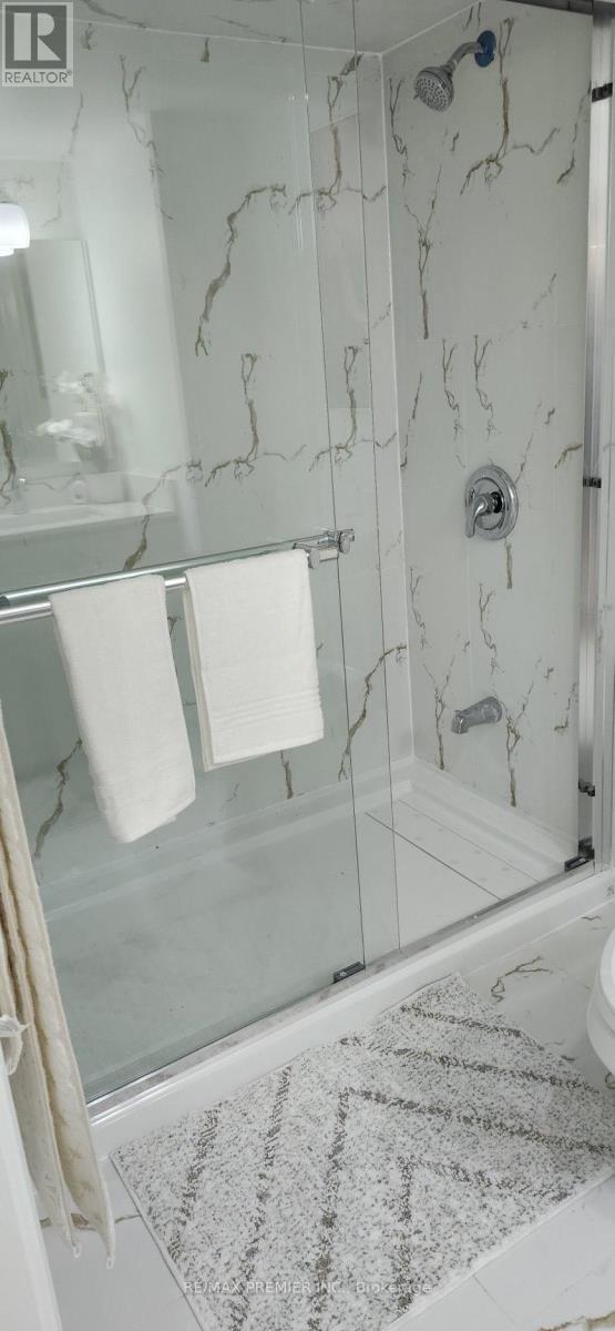 11 Four Seasons Circle, Brampton, ON -