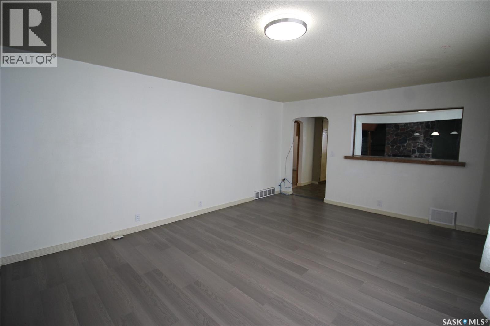 Wills Acreage, Frontier, SK - Indoor