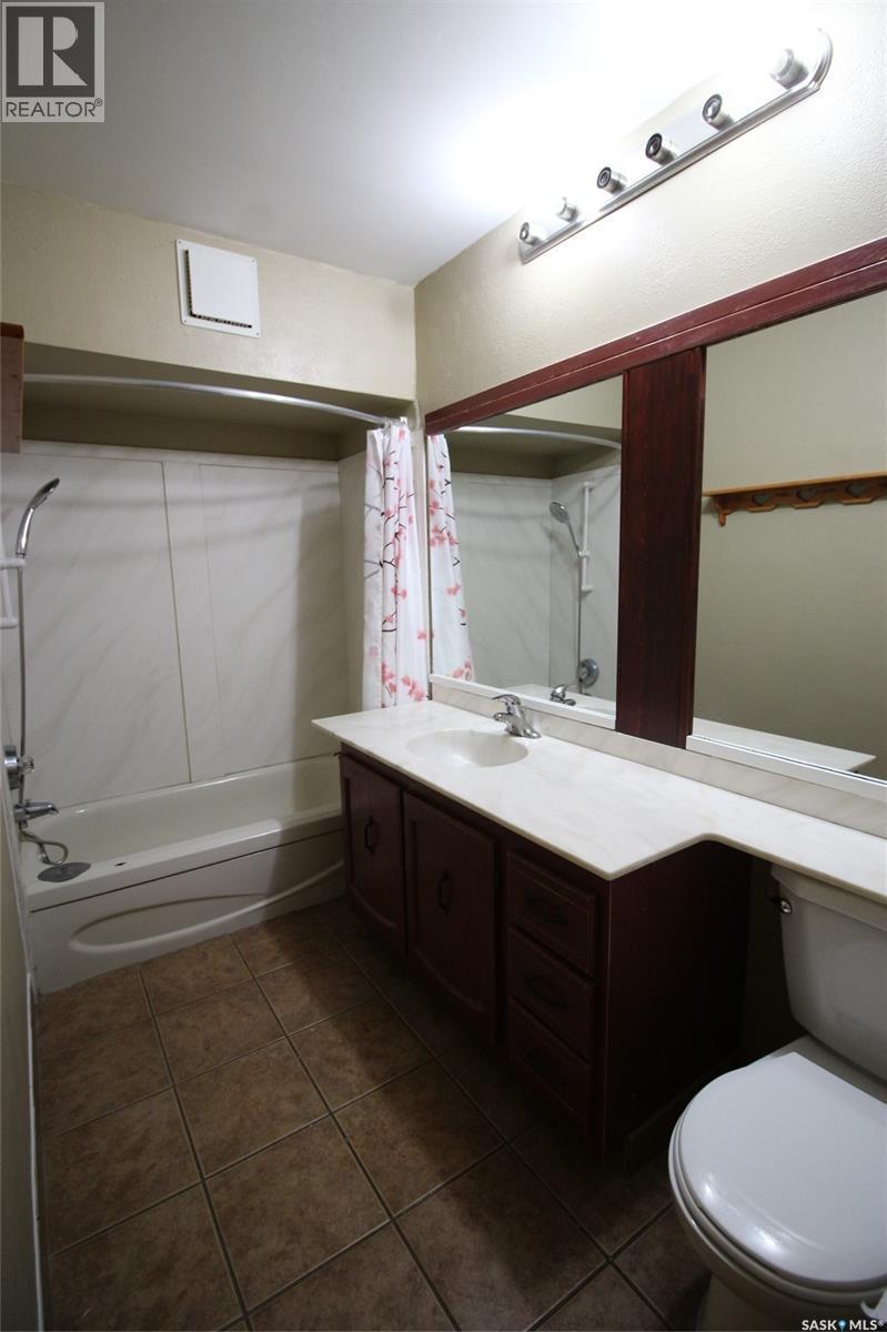 Wills Acreage, Frontier, SK - Indoor Photo Showing Bathroom