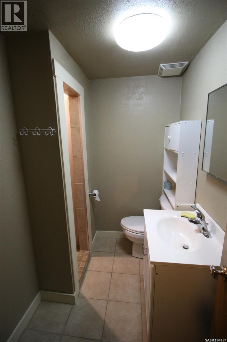 Wills Acreage, Frontier, SK - Indoor Photo Showing Bathroom