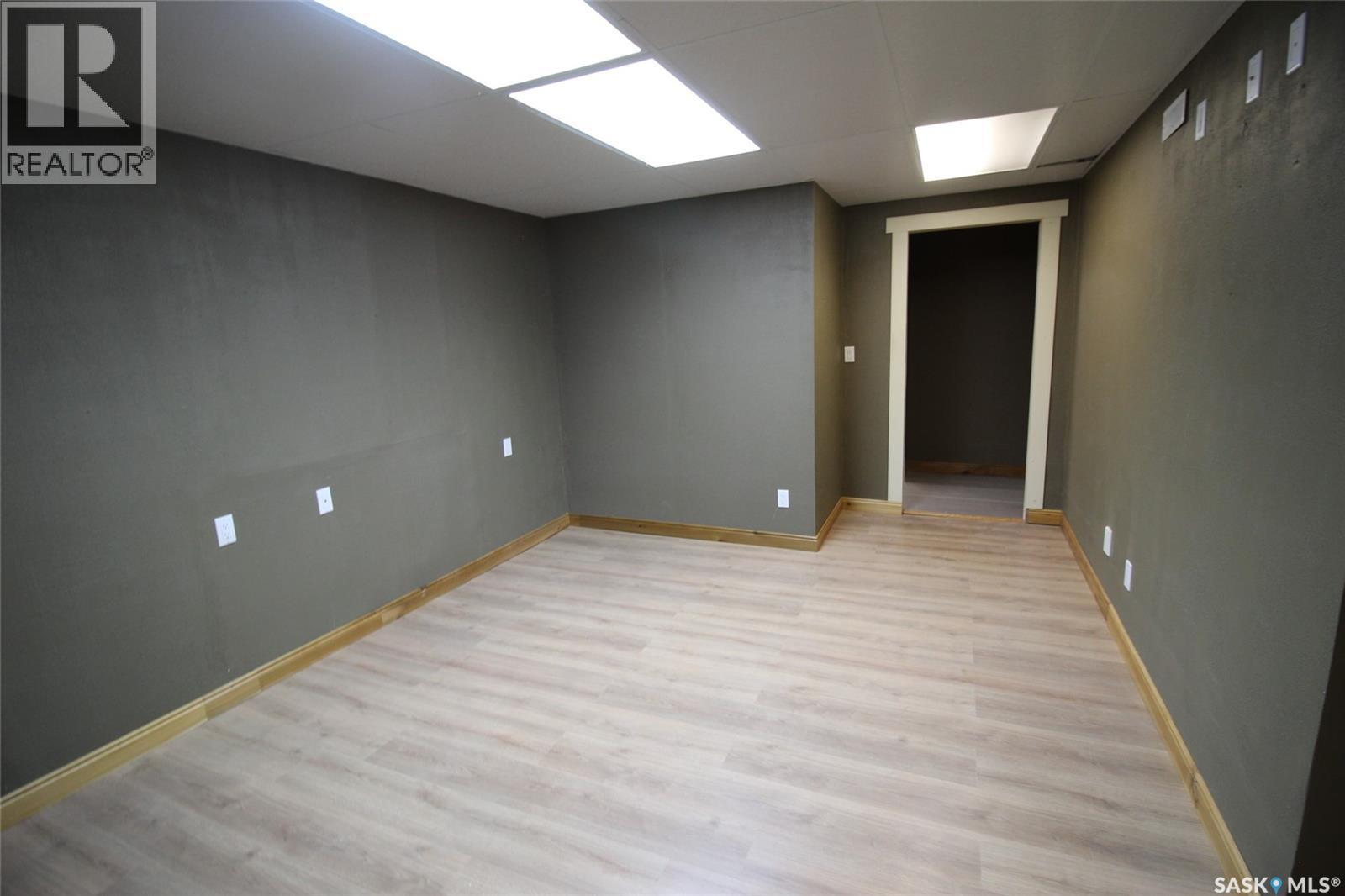 Wills Acreage, Frontier, SK - Indoor