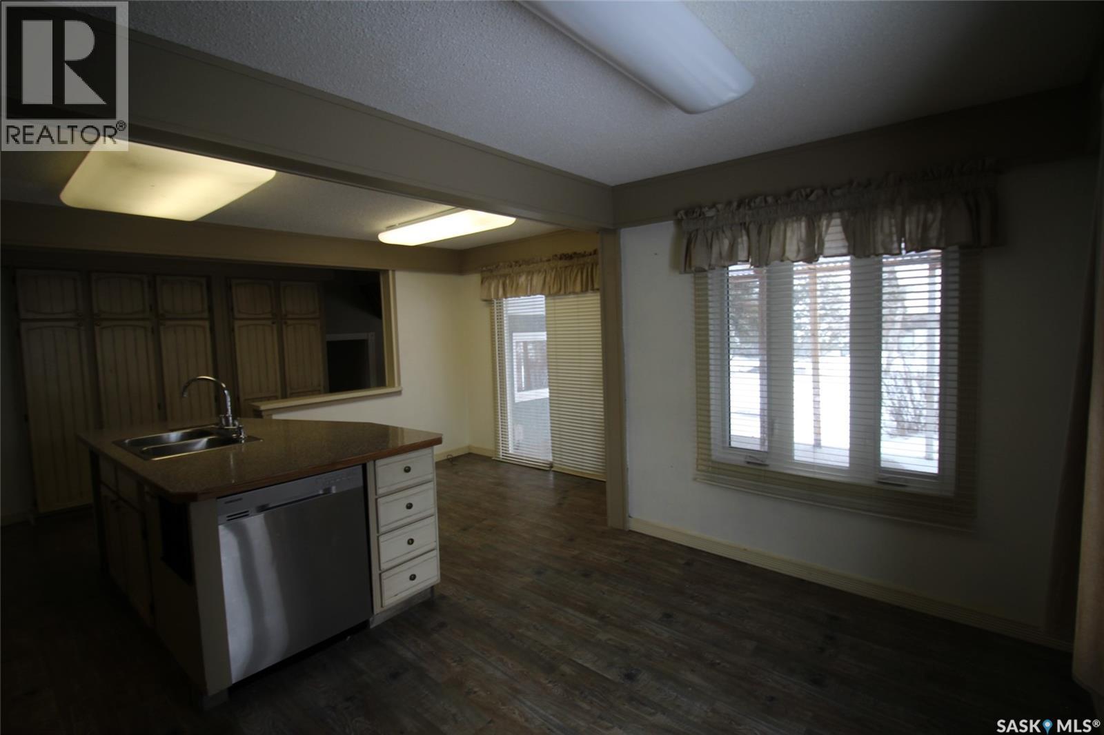 Wills Acreage, Frontier, SK - Indoor